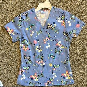 SB Scrubs Blue Fitted Short Sleeve Blouse with Graphic Design